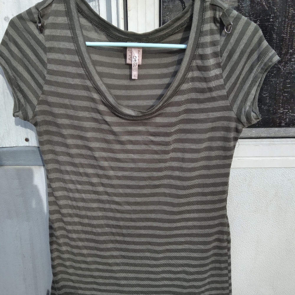 Short sleeve shirt